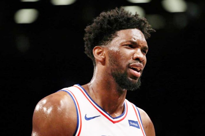 110-120: Embiid y Maxey amargan el regreso de George