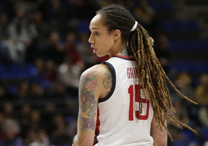 Brittney Griner acude en Phoenix a la marcha por el Día de Martin Luther King