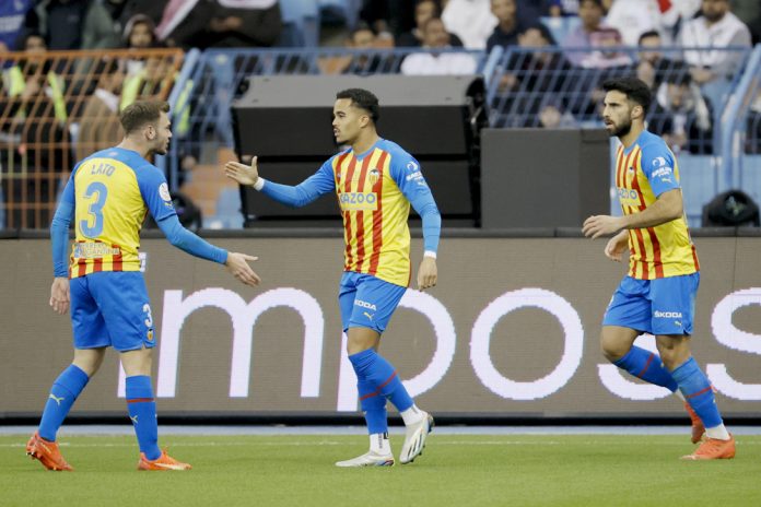 Valencia mide el "efecto RamÌrez" en el Sporting, con los cuartos como premio