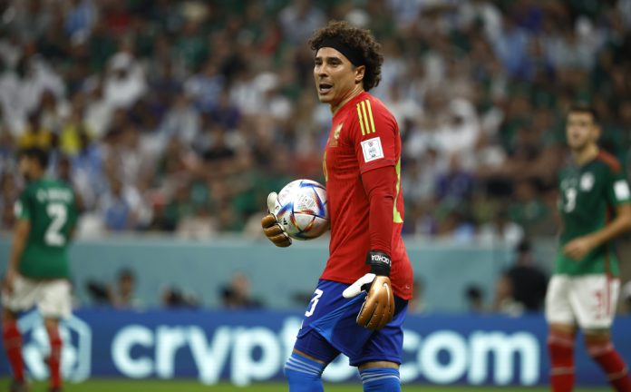 'Memo' Ochoa debutó en la Salernitana con la vista puesta en un sexto Mundial