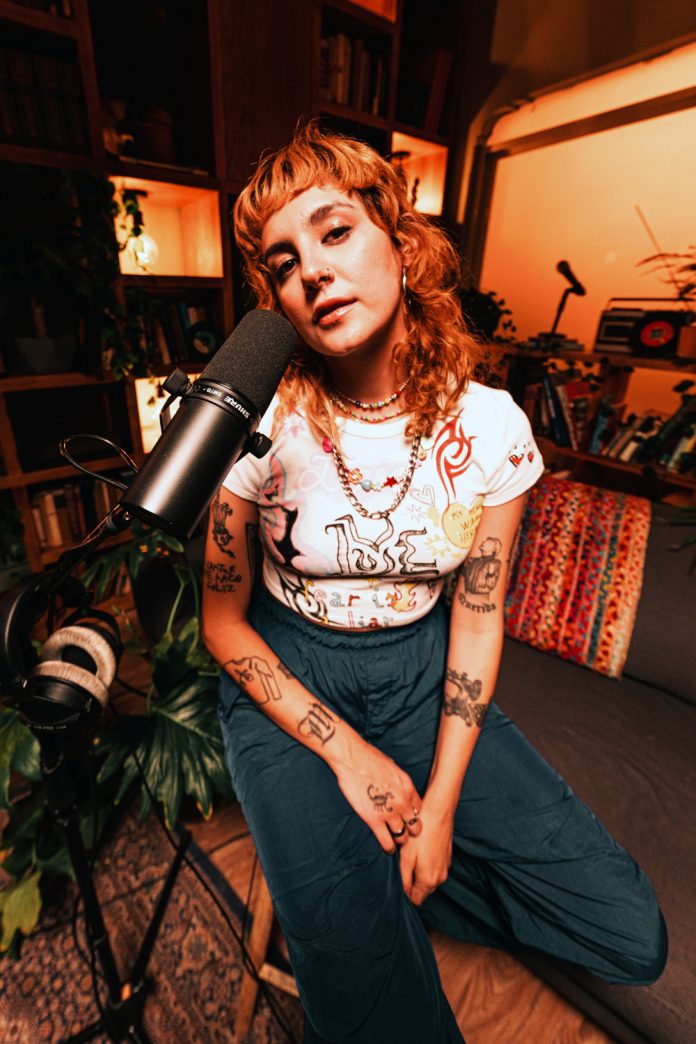 La mexicana RENEE se rebela en su nuevo disco