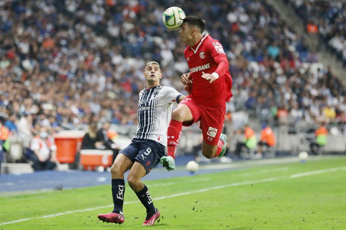 El campeón Pachuca, del uruguayo Guillermo Almada, lidera Clausura mexicano