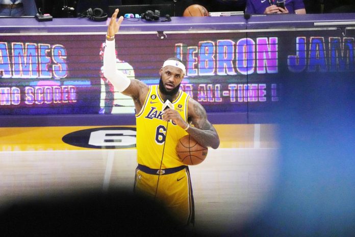 LeBron se pierde duelo con Grizzlies y se teme larga baja por lesión de pie