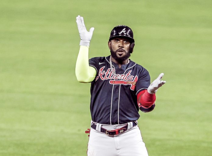 El jardinero de Grandes Ligas Marcell Ozuna firma con los Gigantes del Cibao