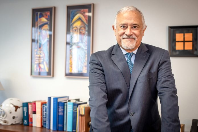 Autor Luis Zayas aborda el