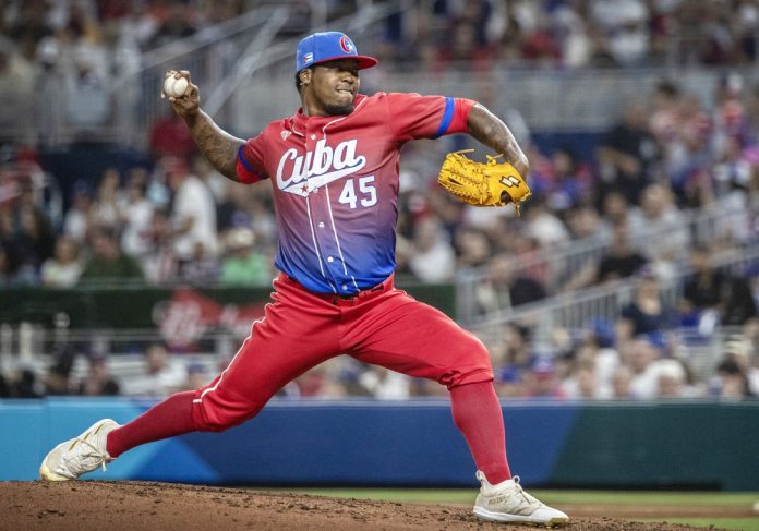 2-14. Estados Unidos humilla a Cuba y jugará su segunda final en el Clásico