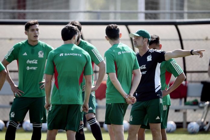 México enfrenta a Surinam en inicio de la era del seleccionador Diego Cocca