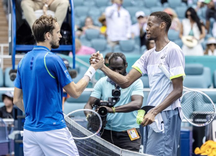 Medvedev corta el vuelo de Eubanks y se planta en las semifinales de Miami