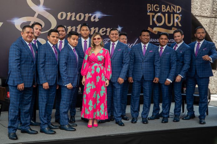 La Sonora Santanera vuelve renovada al Auditorio de México con una "big band"