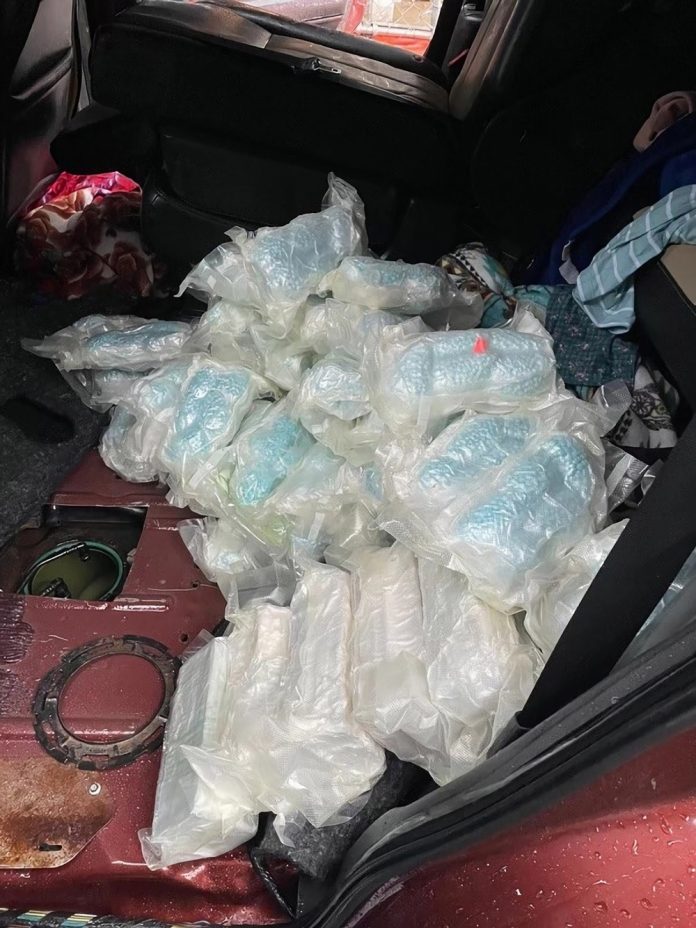 Fentanilo en los tanques de combustible, nuevo método del narcotráfico