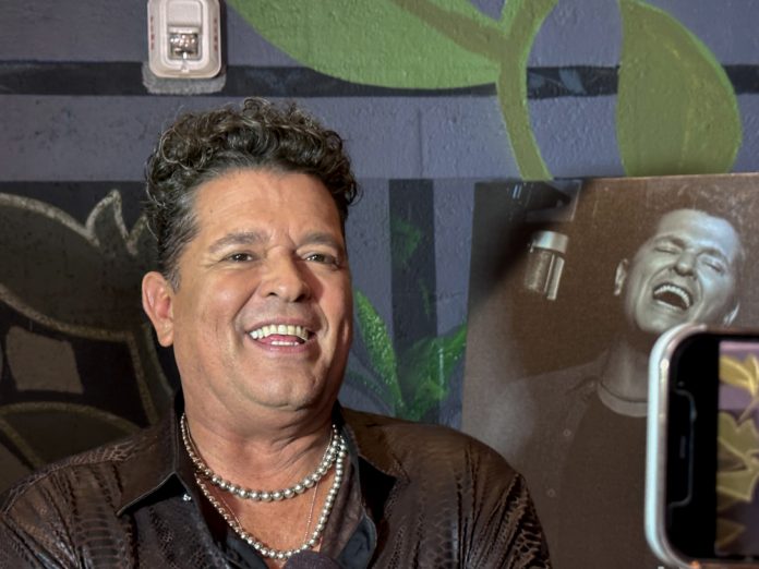 Carlos Vives, Shakira y Alejandro Fernández reclaman su papel pionero de fusiones musicales