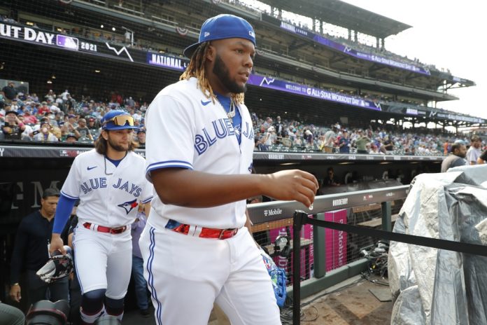 1-20. El dominicano Guerrero Jr. pega un 'grand slam' y lidera la insólita paliza de los Azulejos a los Rays