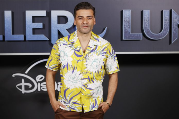 Oscar Isaac divide su talento entre Broadway y su nueva labor como hombre araña