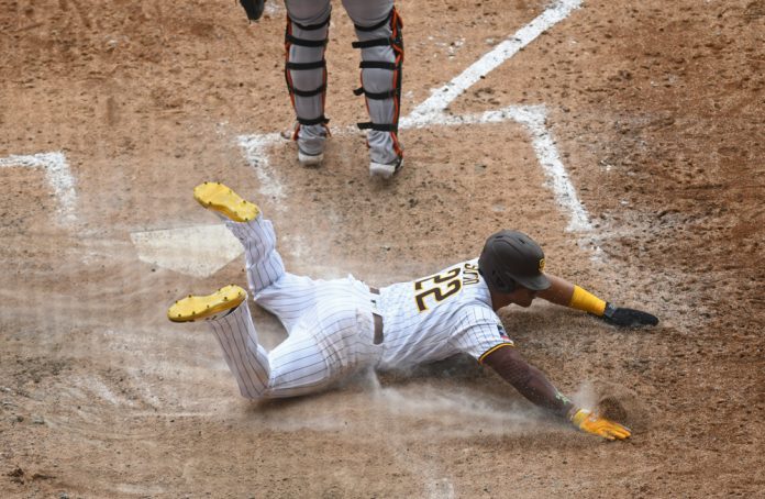 6-4. Padres remontan con un par de 'rallys' y ganan histórica serie en México