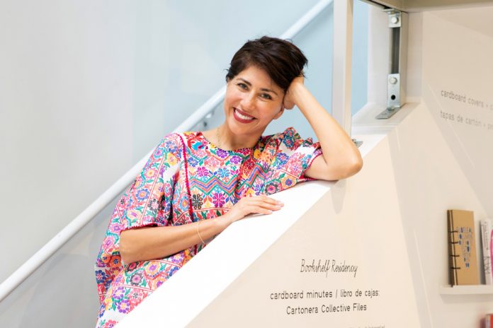 Mexicana Claudia Flores hace historia en el Instituto de Arte Contemporáneo de Los Ángeles
