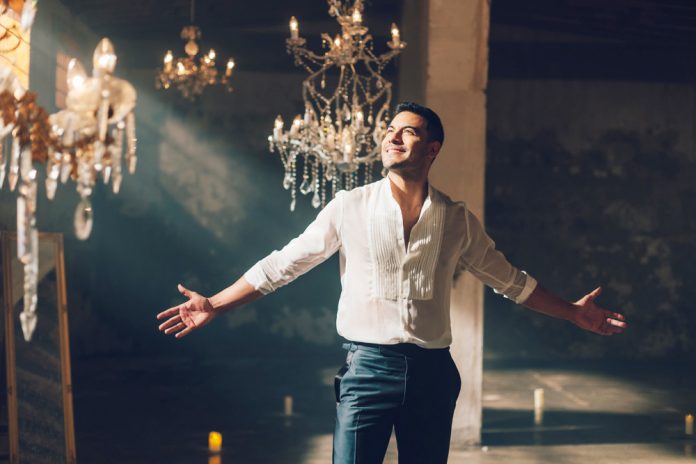 Carlos Rivera considera un éxito que un cantautor pueda triunfar en la música actual
