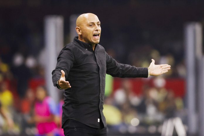 Final con acento español: el Pachuca de Hermoso reta al América de Villacampa y Pereira