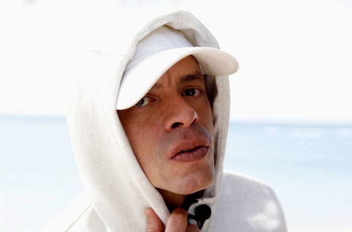 Vico C regresa a la música con un disco "hecho esporádicamente" y que reclama ser premiado