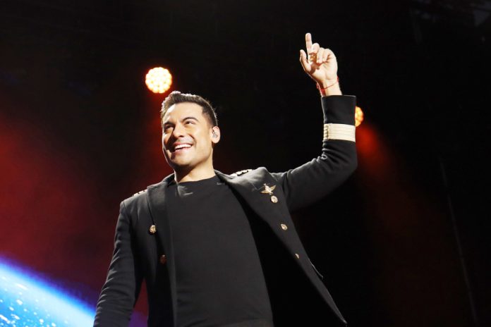 Carlos Rivera "aterriza" en las Noches del Botánico de Madrid con "Un tour a todas partes"