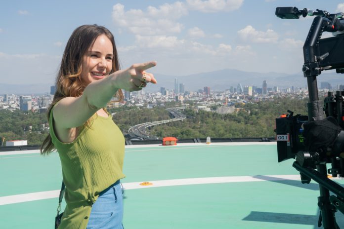Camila Sodi produce y protagoniza la nueva serie de ViX "Cualquier parecido"