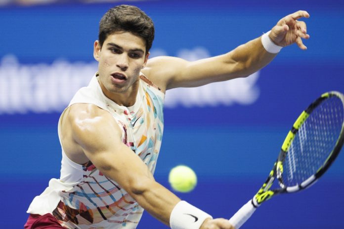 Alcaraz avanza a la segunda ronda de US Open y critica el comportamiento de Rubiales