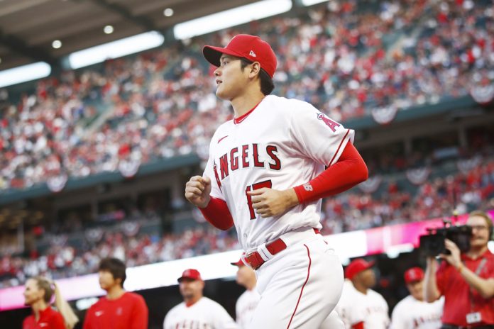 Shohei Ohtani se somete a una cirugía en el codo derecho y no podrá lanzar hasta 2025