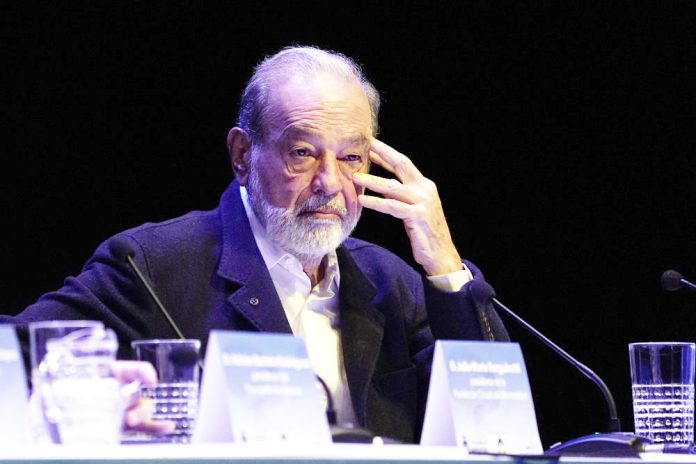 Carlos Slim: "Habría que trabajar doce horas tres días a la semana para dar cabida a más empleo"