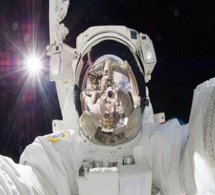 int astronauta