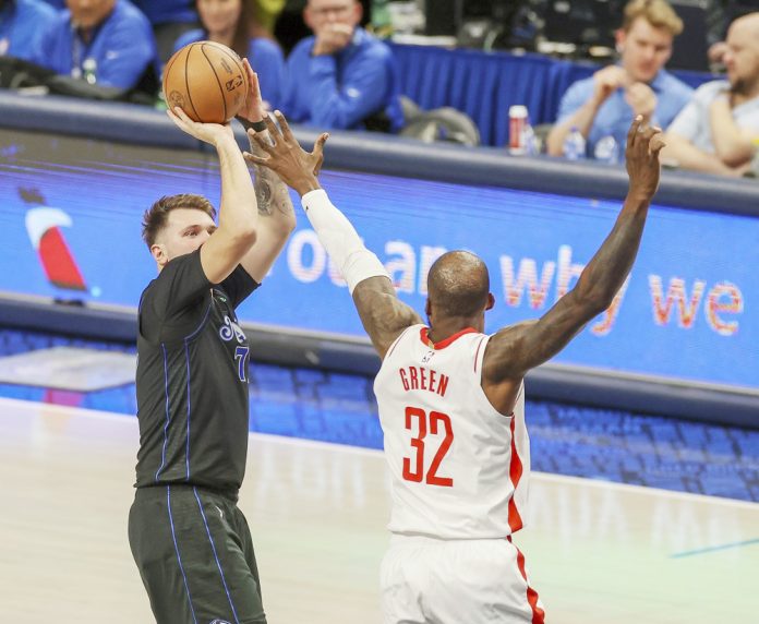 Doncic rompe el sueño de los Rockets y le da a los Pelicans el pase a cuartos