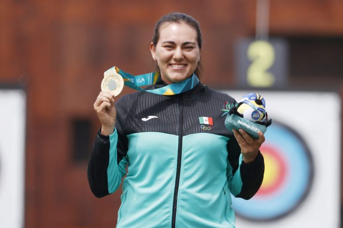 La mexicana Alejandra Valencia, leyenda del arco tras ganar su tercer oro panamericano