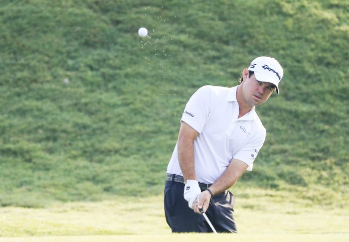 Harman y Finau, primeros líderes; Tiger Woods arranca con tres sobre par