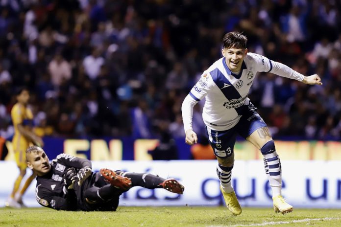 El paraguayo Olmedo le da al Puebla el empate ante el campeón Tigres en cuartos de final