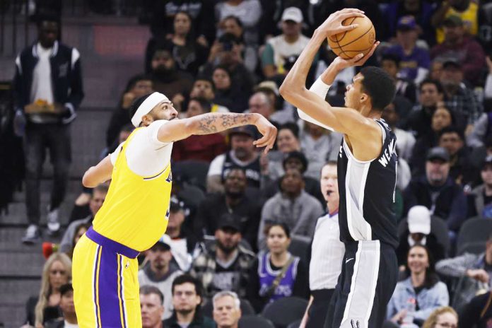 119-122. Wembanyama roza el milagro ante Lakers pero Spurs suman 18 derrotas seguidas