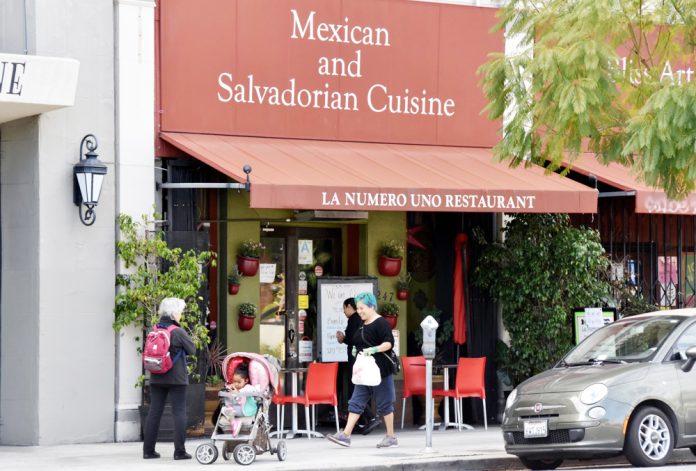 Más de uno de cada diez restaurantes en EEUU sirven comida mexicana, según estudio
