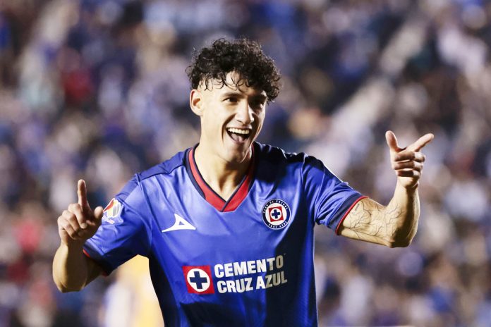 El argentino Anselmi gana elogios por llevar a Cruz Azul al liderato