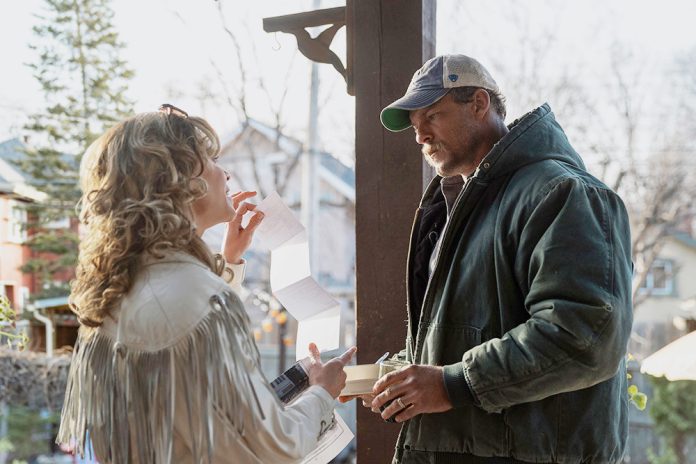 Hilary Swank recupera su perfil más combativo en la inspiradora película 'Ordinary Angels'