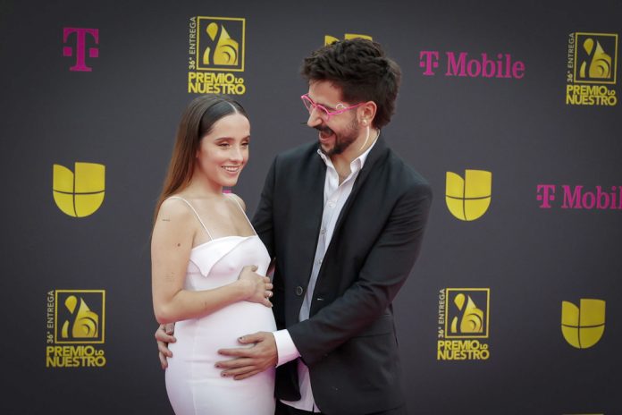 Karol G reina en Premio Lo Nuestro, mientras que Bad Bunny se queda con las manos vacías