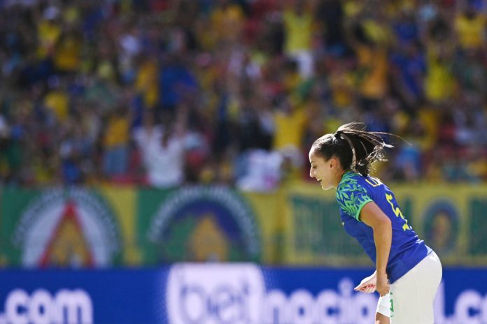 Luana, centrocampista de la selección brasileña, es diagnosticada con linfoma de Hodgkin