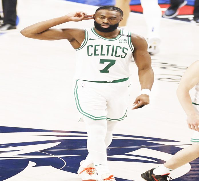 99-106. Los Celtics plantan su bandera en Dallas y acarician el anillo de la NBA