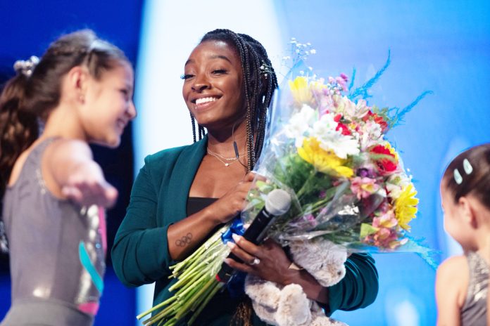 Simone Biles conquista su noveno título nacional y acelera hacia París