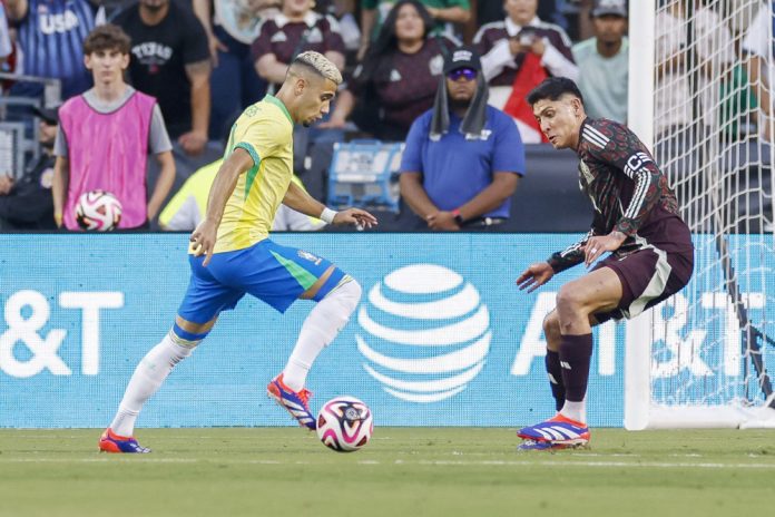 Yan Couto revela que se quitó el cabello rosa porque se lo pidió la selección brasileña
